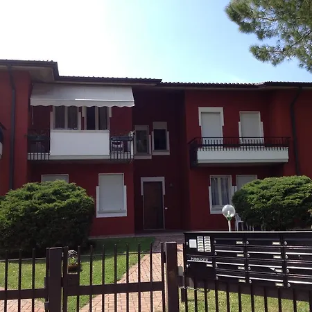 Roberta Apartment